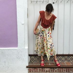 Anthropologie Veronica V-Neck Ruffle Bodysuit- Rust XS